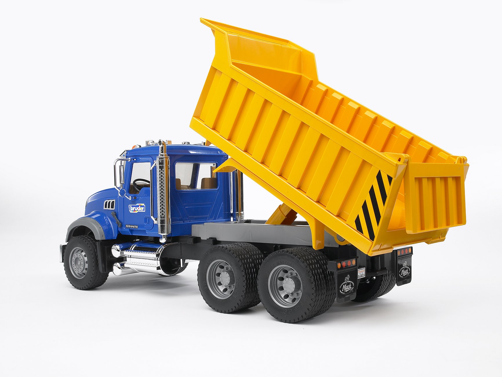 BRUDER 2815 Sklápěčka MACK Granite Tip Up Truck