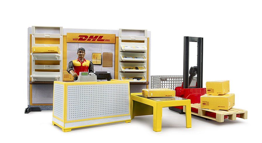 BRUDER 62251 bworld DHL shop a paletovým vozíkem