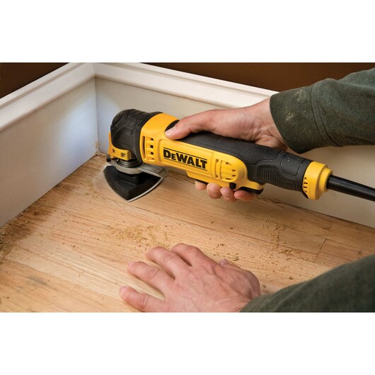 DeWALT DWE315KT-QS Oscilační Multibruska,el. +kufr+příslušenství
