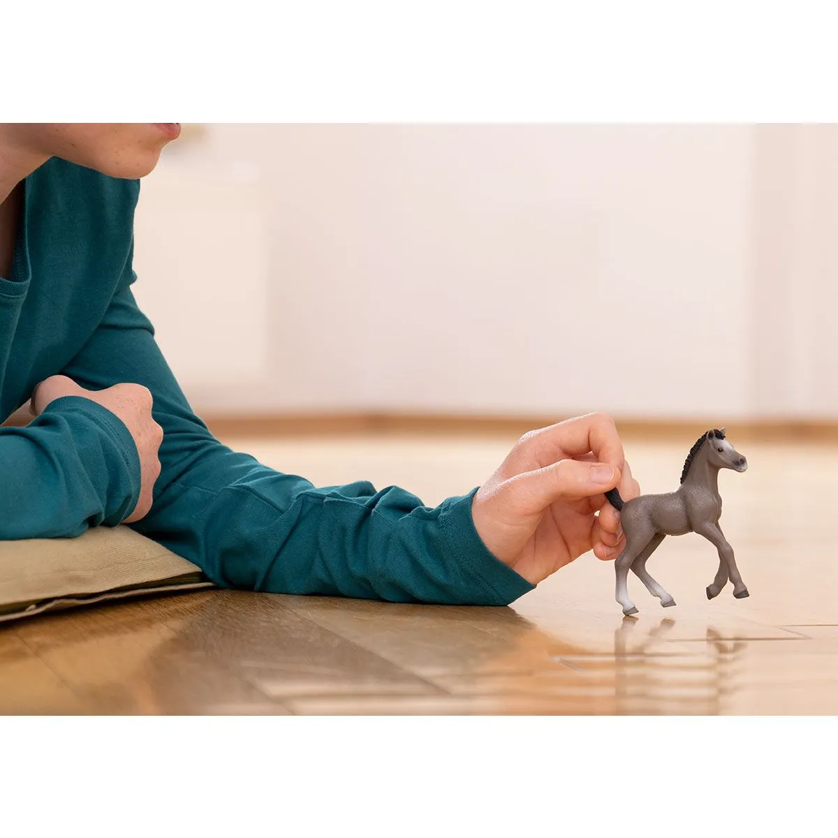 Schleich 13957 Zvířátko - Hříbě plemene Selle Français