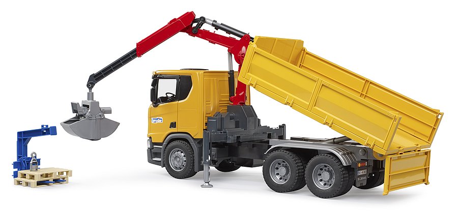 BRUDER 3551 Scania Super 560R – nákladní auto s jeřábovým ramenem a paletami