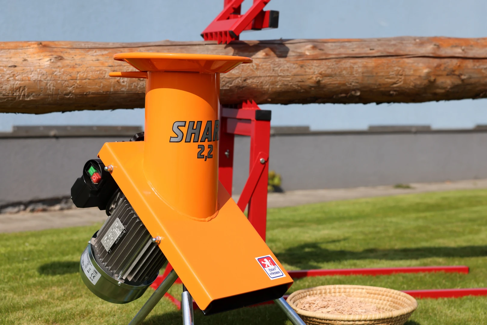 Vares Shark 2,2 kW Elektrický drtič zahradního odpadu