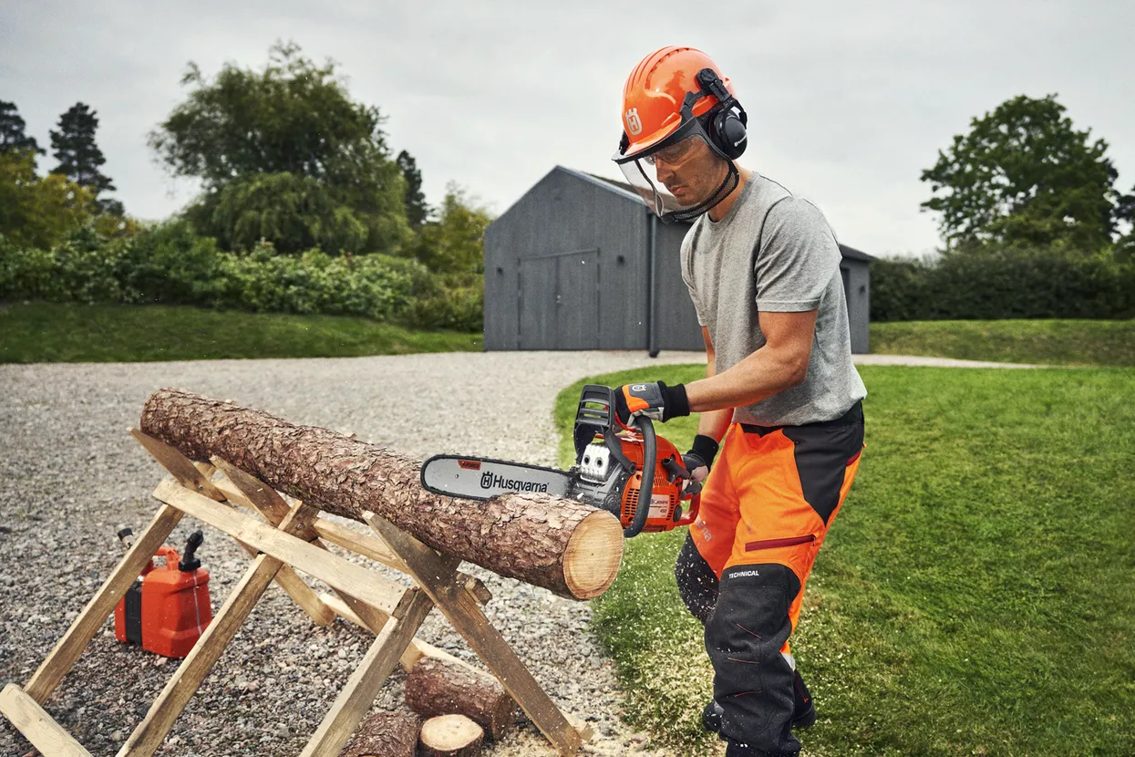 HUSQVARNA 445 15" řetězová pila benzin 9705587-35