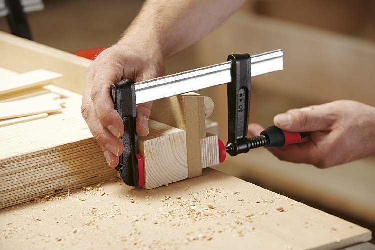 Bessey TPN40BE-2K svěrka šroubová z temperované litiny 2K rukojeť 400x175 mm