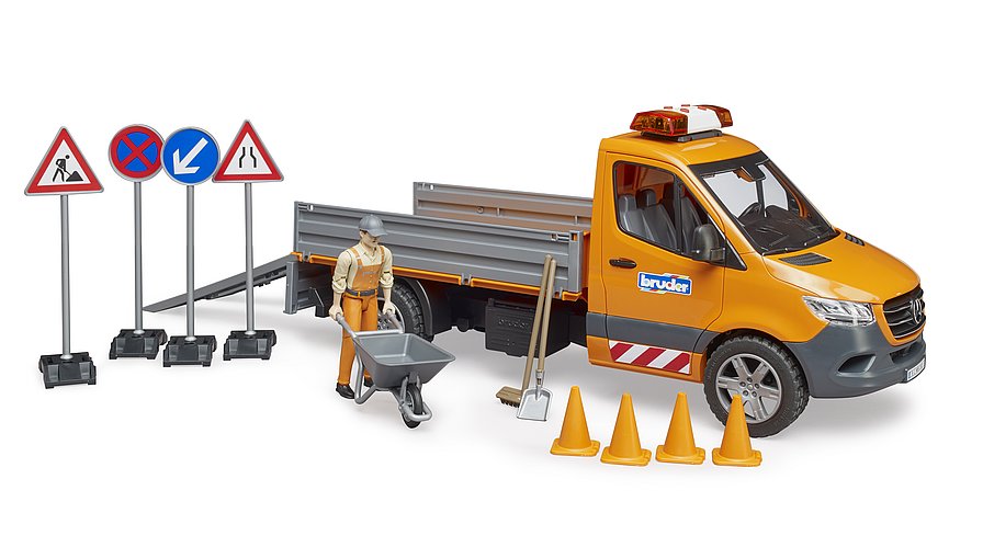 BRUDER 2677 MERCEDES BENZ Sprinter komunál s řidičem a příslušenstvím BR 2677