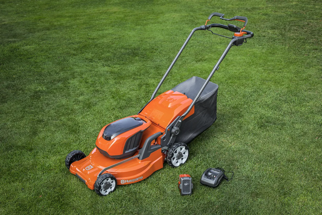 HUSQVARNA LC347iVX  bez aku a nabíječky sekačka