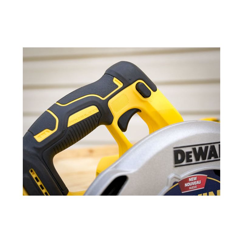 Dewalt DCS570P2-QW kotoučová pila 18V 184mm 2x5,0Ah