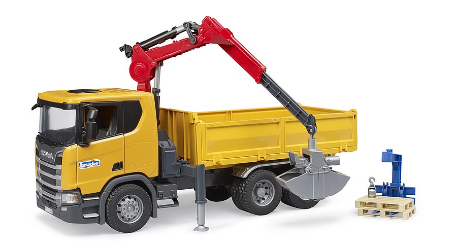 BRUDER 3551 Scania Super 560R – nákladní auto s jeřábovým ramenem a paletami