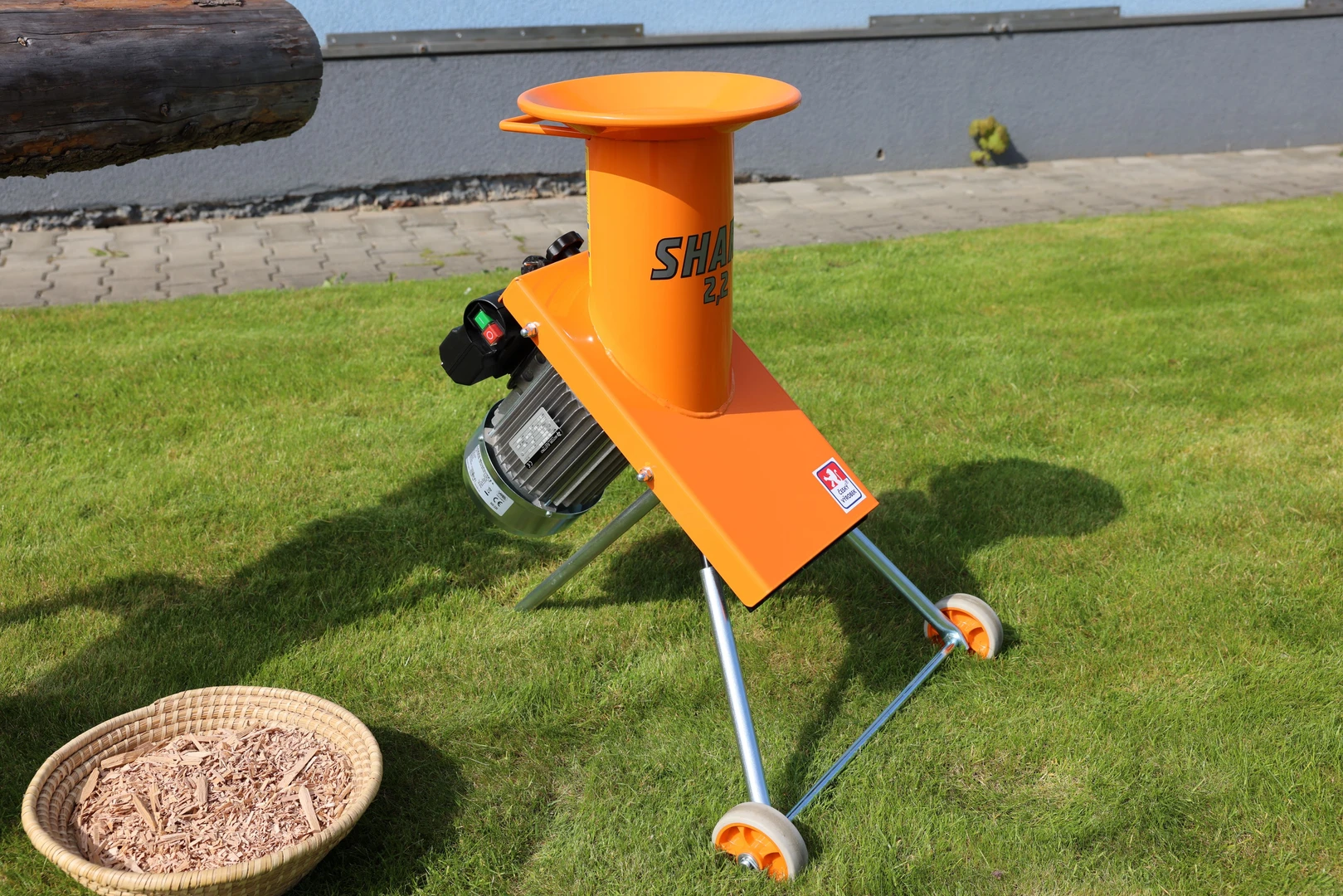 Vares Shark 2,2 kW Elektrický drtič zahradního odpadu