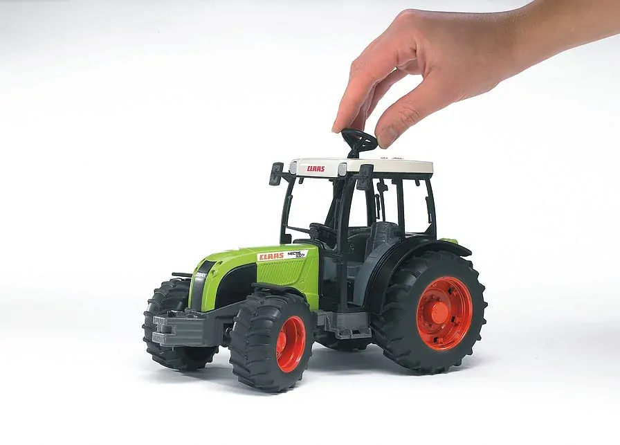 BRUDER 2110 Zelený TRAKTOR NECTIS 267F BR 2110