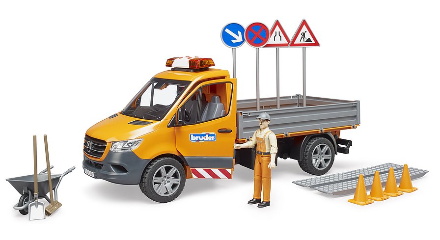 BRUDER 2677 MERCEDES BENZ Sprinter komunál s řidičem a příslušenstvím BR 2677