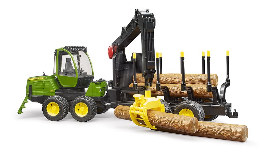 BRUDER 2133 Zelený traktor John Deere 1210E lesní traktor s kládami