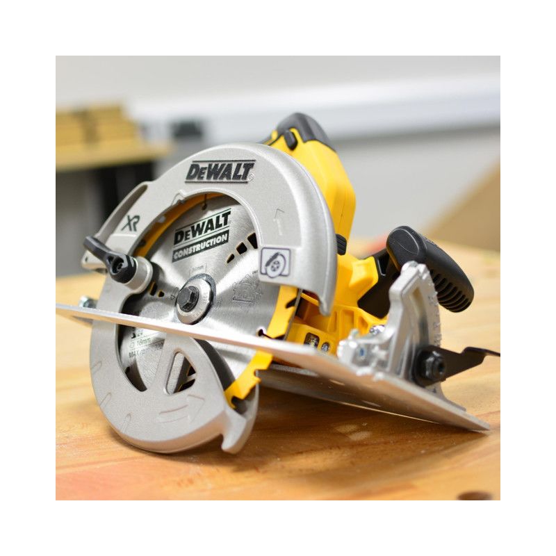 Dewalt DCS570P2-QW kotoučová pila 18V 184mm 2x5,0Ah