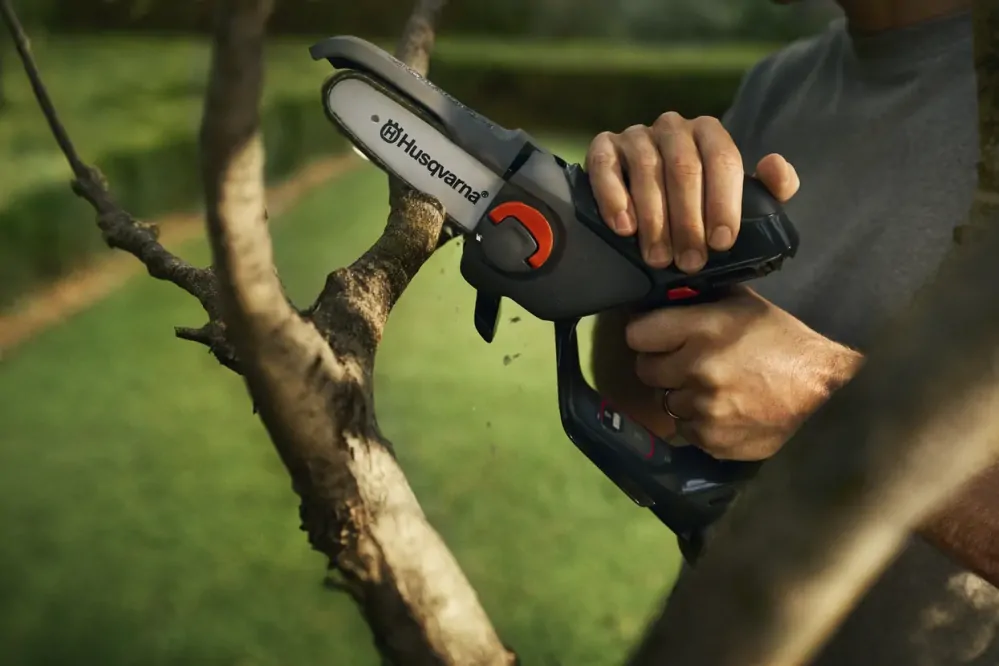 HUSQVARNA ASPIRE P5-P4A KIT pila prořezávací s AKU 9706213-05