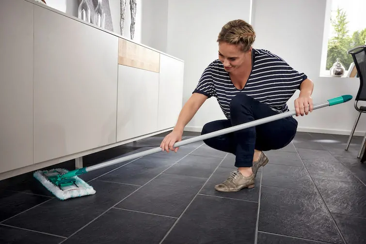 LEIFHEIT 55169 Podlahový mop PROFI Micro Duo s kovovou tyčí + náhrada Static Plus ZDARMA