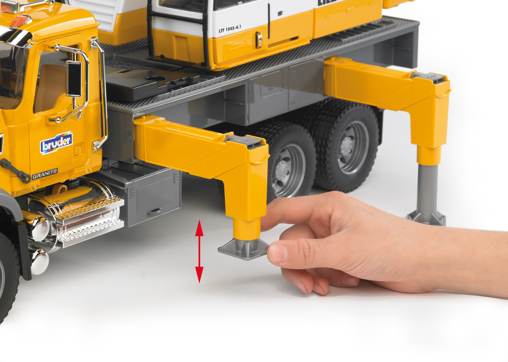 BRUDER 2818 Žlutý Jeřáb MACK Granite BR 2818