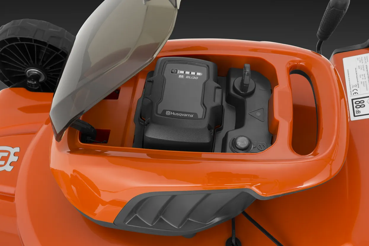 HUSQVARNA LC142IS  bez aku a nabíječky sekačka
