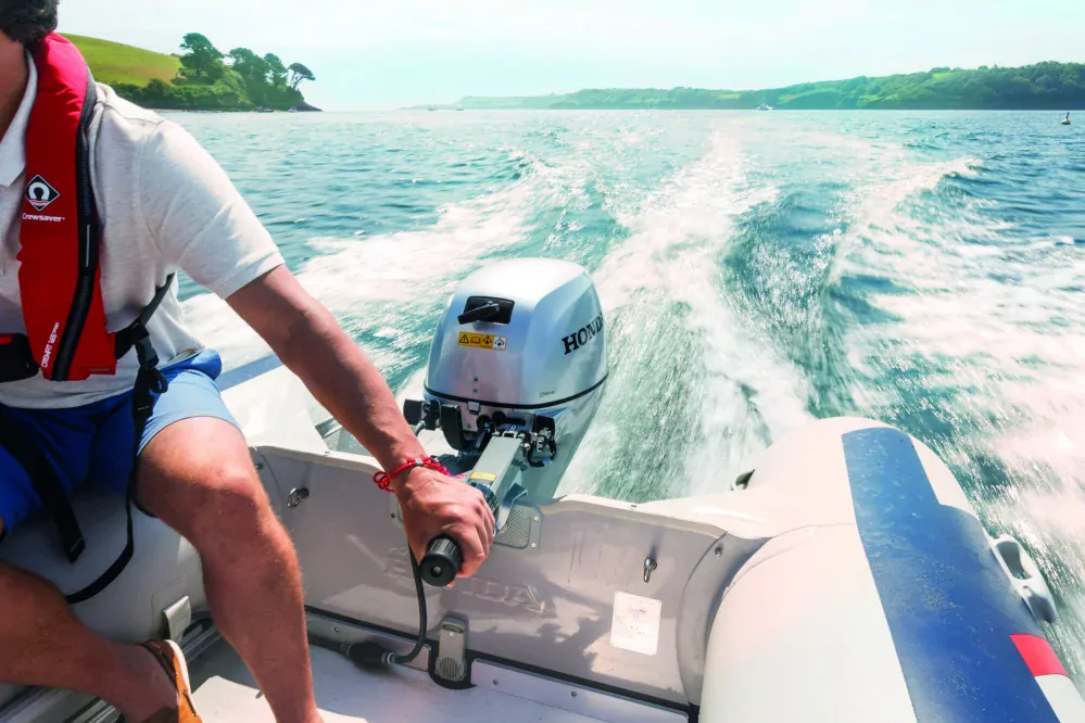 Honda Marine HonWave T 40 AE3 LG Nafukovací člun + lodní motor BF 20 D3 SHU AKCE