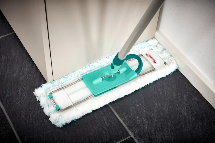 LEIFHEIT 55169 Podlahový mop PROFI Micro Duo s kovovou tyčí + náhrada Static Plus ZDARMA