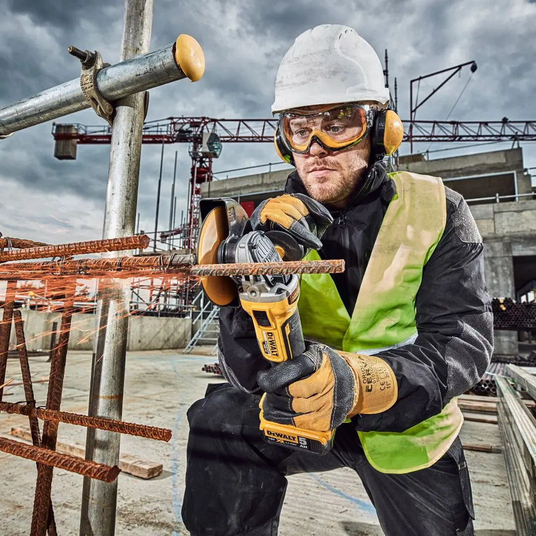 DeWalt DCG405H2T-QW 2x5Ah úhlová bruska PowerStack