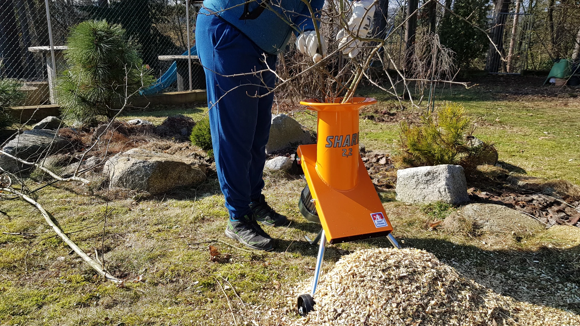 Vares Shark 2,2 kW Elektrický drtič zahradního odpadu