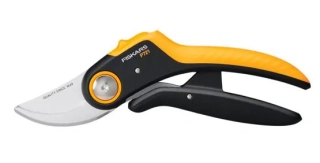 Fiskars dvoučepelové zahradní nůžky Plus P721